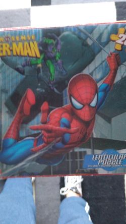 28 PC. Spiderman Lenticular puzzle