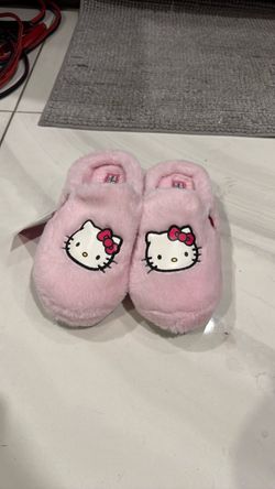 Hello kitty pink slippers 8-8.5 women