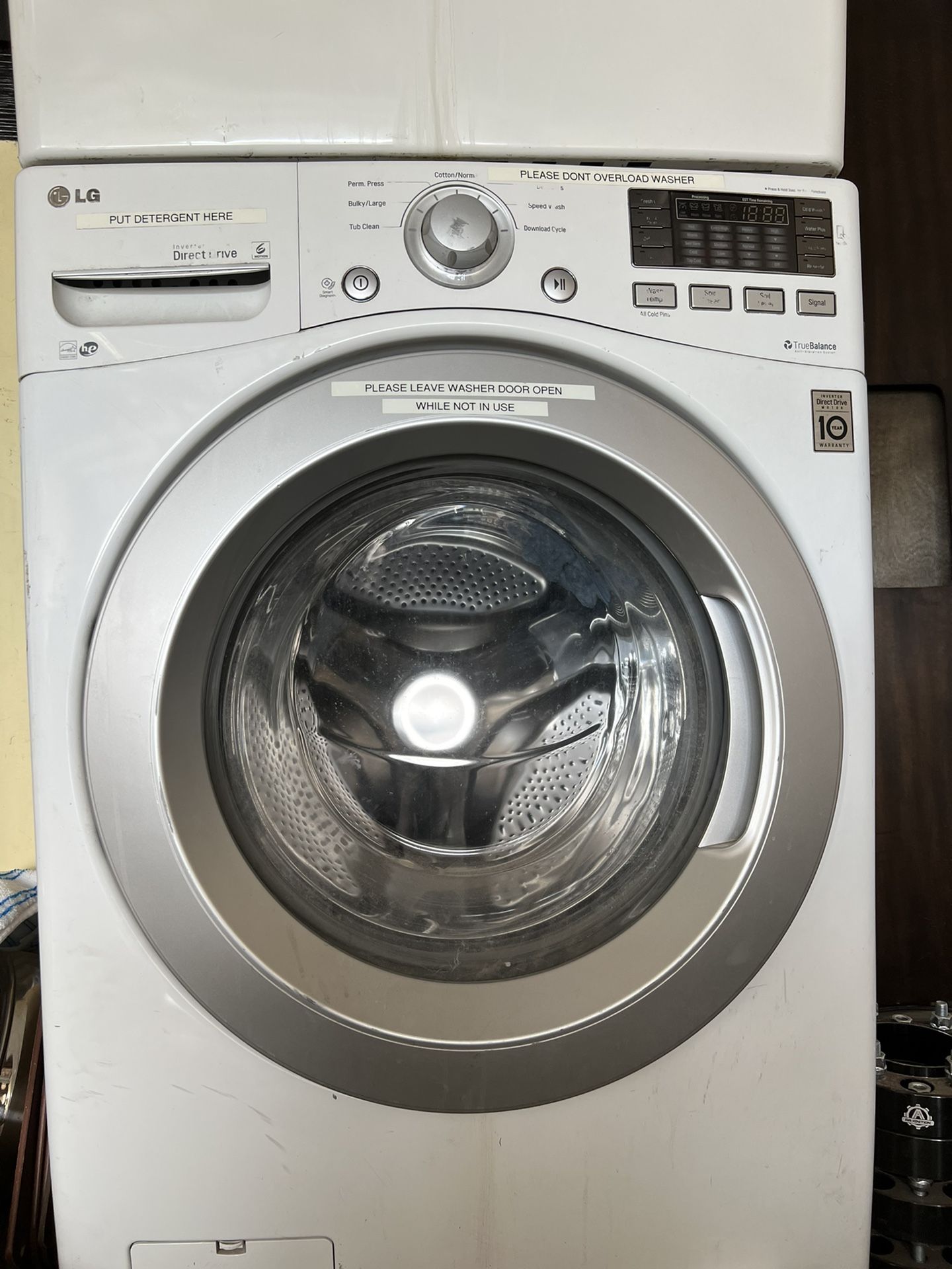 LG Stackable Washer and Dryer (gas) for Sale in Chandler, AZ OfferUp