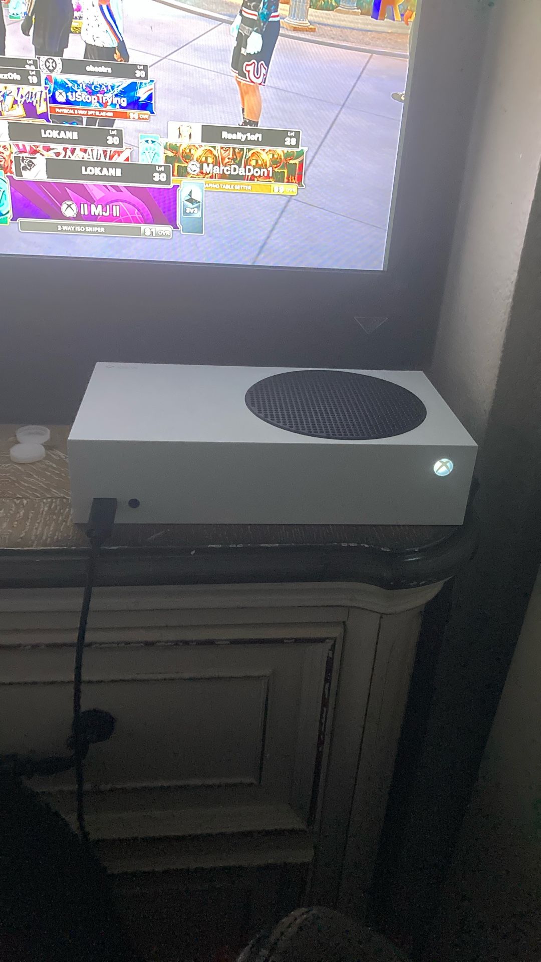 Xbox Series S (cables Included)