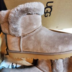 BRAND NEW UGGS 