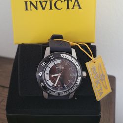 Invicta sporty yet classic Men's Watch