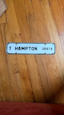 Hampton License Plate Topper