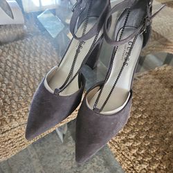 Women's heels 6.5 Guess