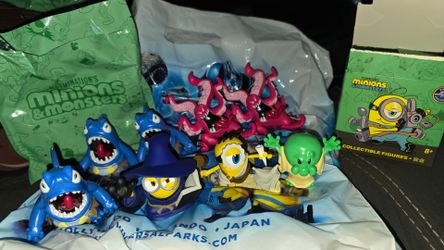 Universal Studios Illumination Minions & Monsters Figure Box