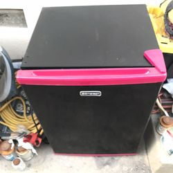 Mini Fridge 