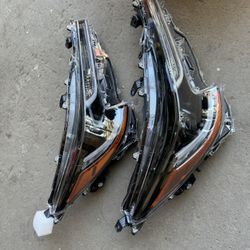 Toyota Corolla Right Headlight 