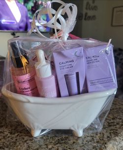 Skincare Gift Set with Global Beauty Care Products