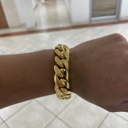 ✨⚡️ 20MM MIAMI CUBAN LINK CHAIN 8.5” 💎🌴 GOLD OVER SILVER