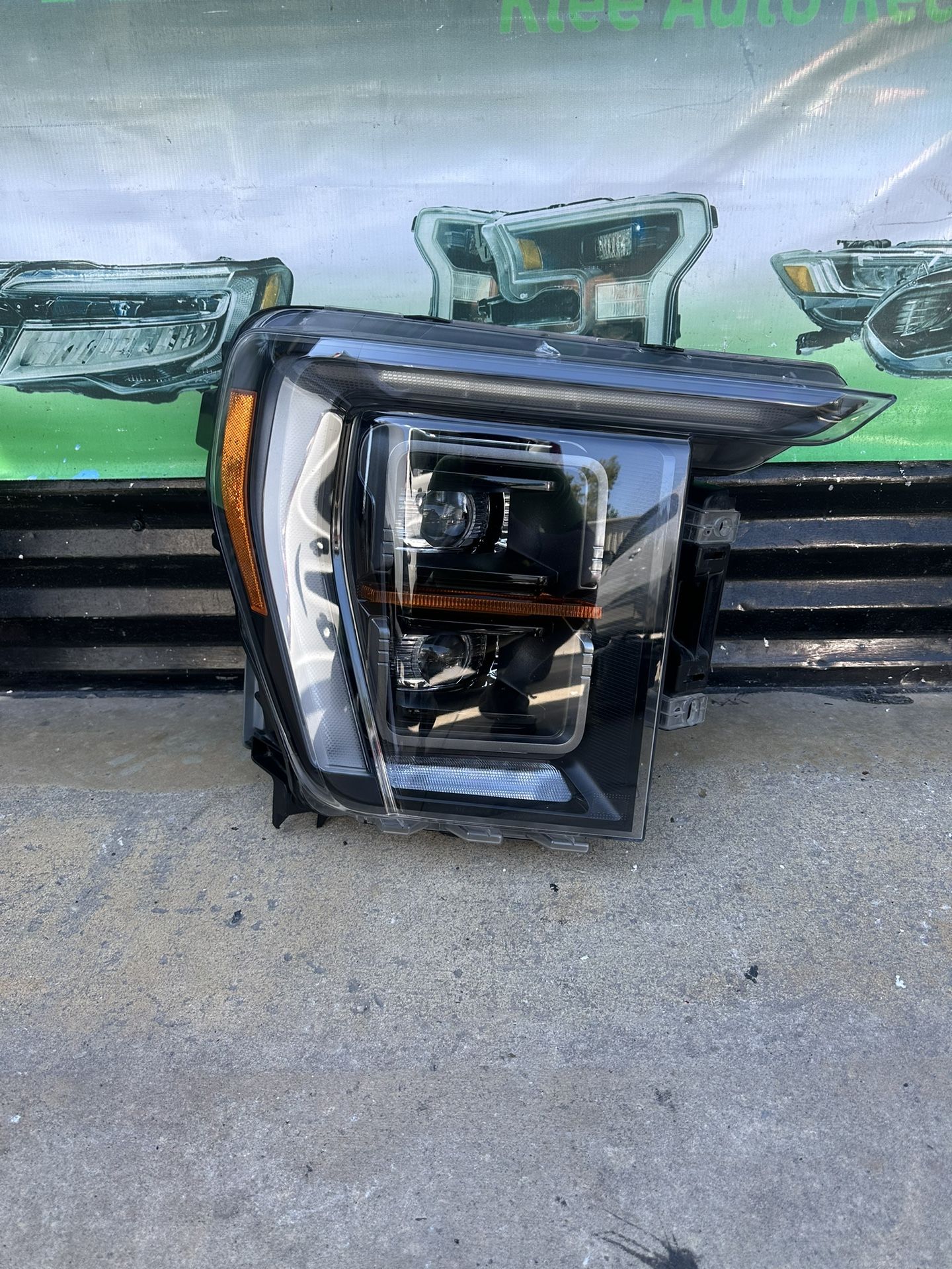 2021-2023 Ford F-150 Tremor Headlight Oem