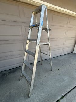 Underwriters’ Laboratories Vintage 6’ Metal Ladder