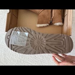 UGG classic double zip New in the box size7