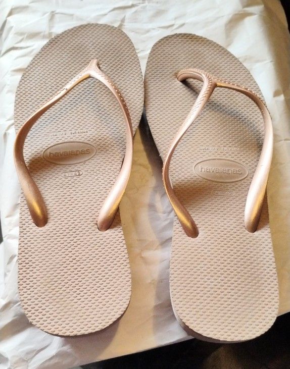 Heavy duty Havaianas Firm Feel Wedge Sandal Open Toes $10