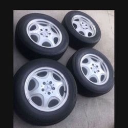 4 —- 225/60r16 5x112 5x4.41 Stock Mercedes S420 Rims Wheels With Tires 80% Treads !!!!!!!