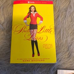 Pretty Little Liars by Sara Shepard