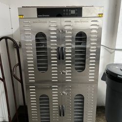 Dehydrator