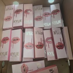 Kylie Jenner Matte Liquid Lipstick With Lip Liner New Original Available In Different Shades $10 Each