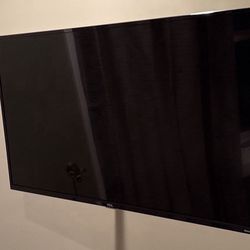 43” TCL Roku Smart Tv With Wall Mount
