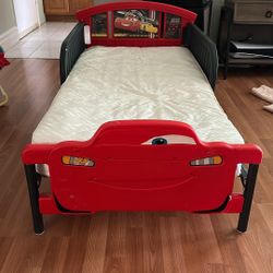 TODDLER BED