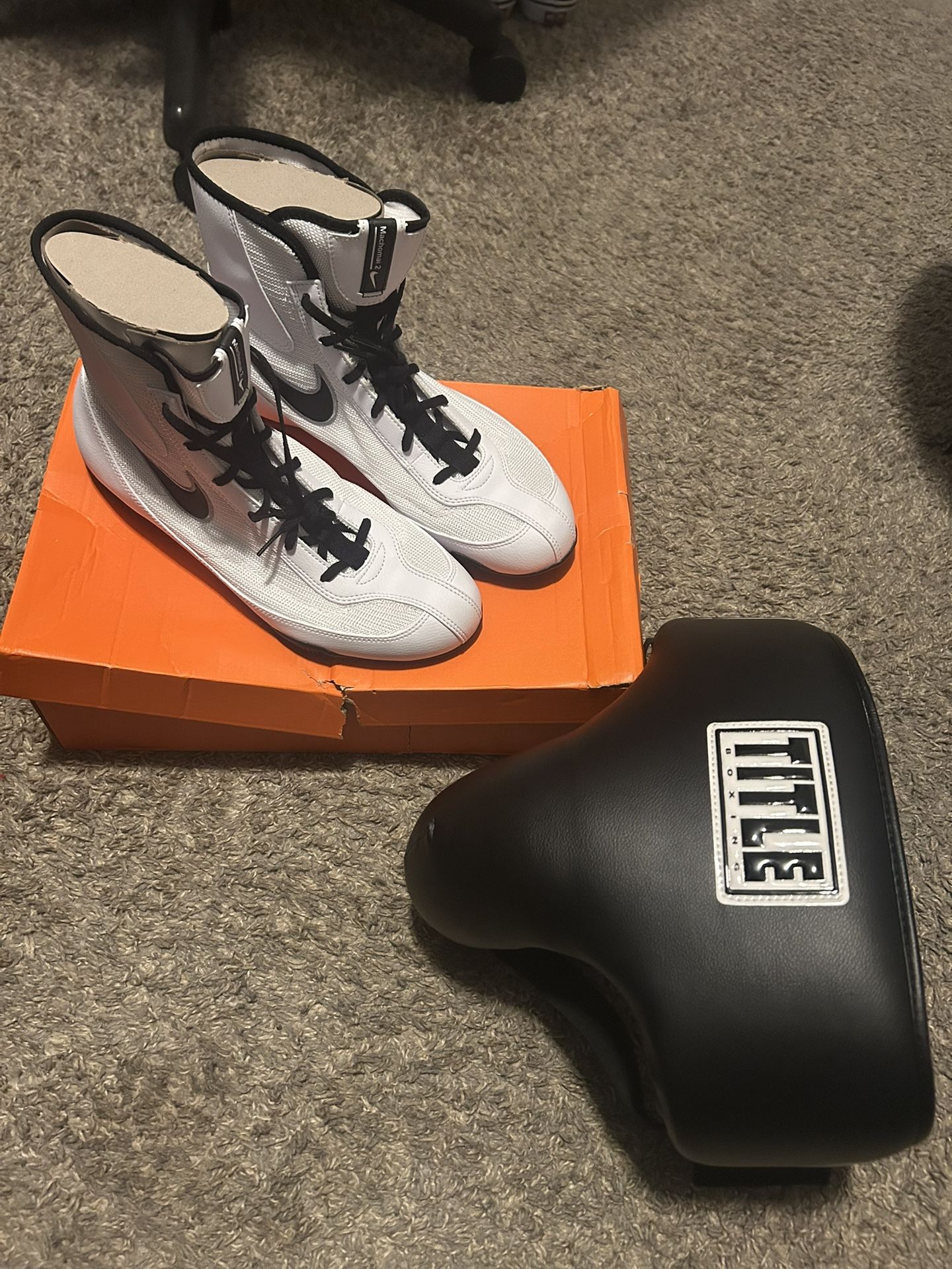 Nike Machomai Boxing Shoes With Title Cup