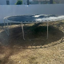 Trampoline 
