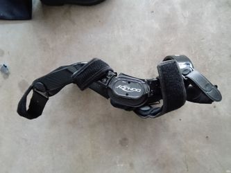 Donjoy knee brace