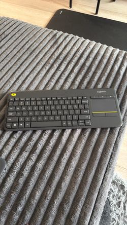 Logitech K400+ Keyboard