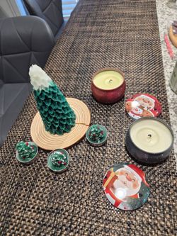 Cute holiday candle set!🎄