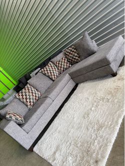 Nice sectional sofa couch grey (DELIVERY AVAILABLE)