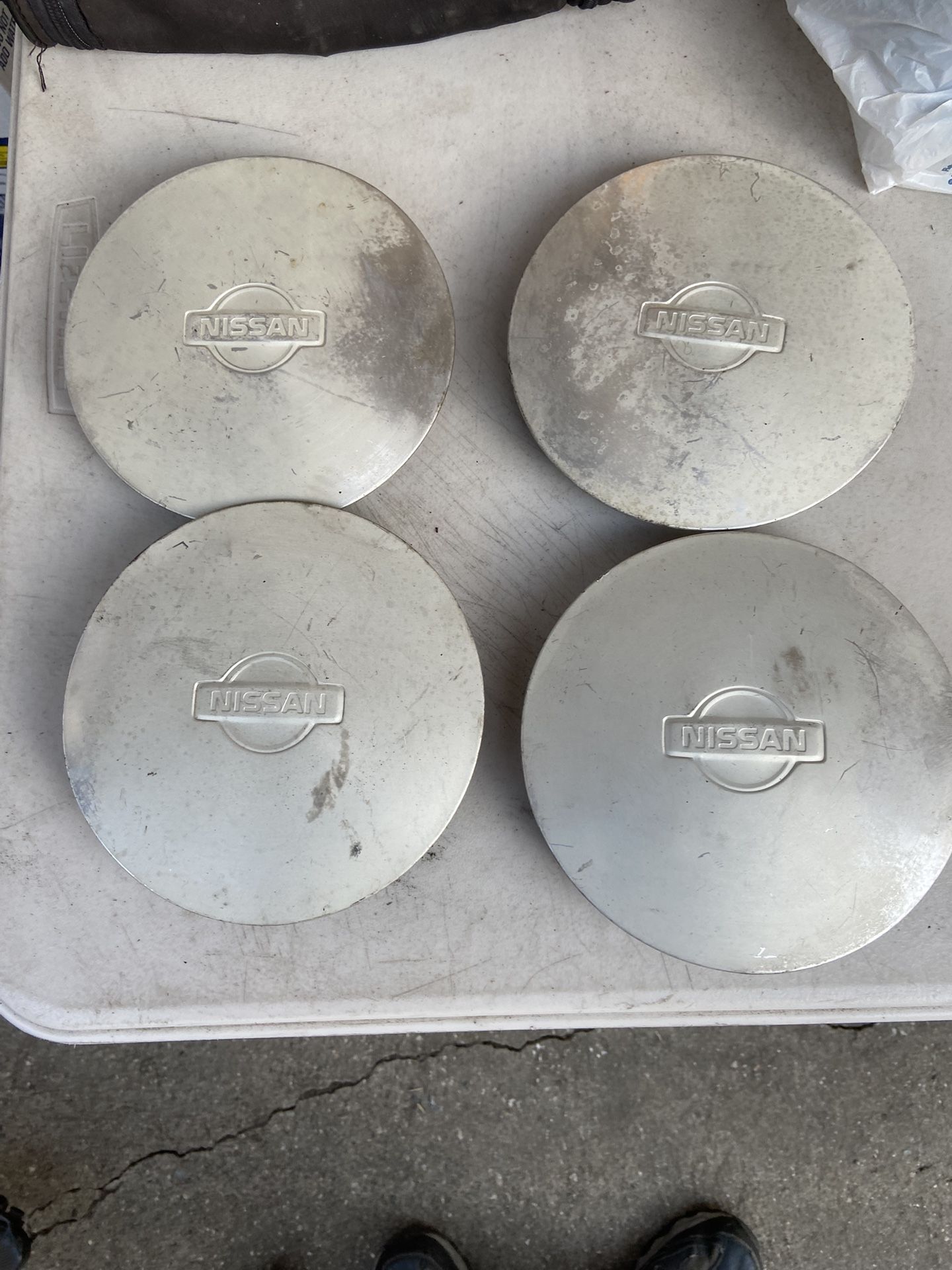 Nissan 1996-99 Hard Body Pick Up ,frontier Or Pathfinder Center Rim Caps