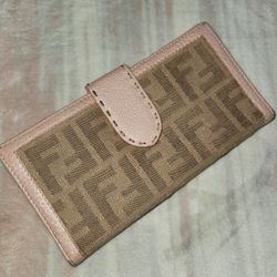 REAL AUTHENTIC FENDI WALLET RARE