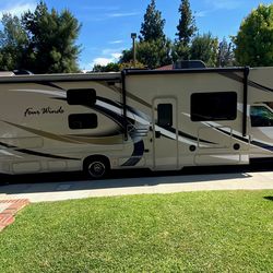 2019 Thor Motor Coach 30 ft Four Winds