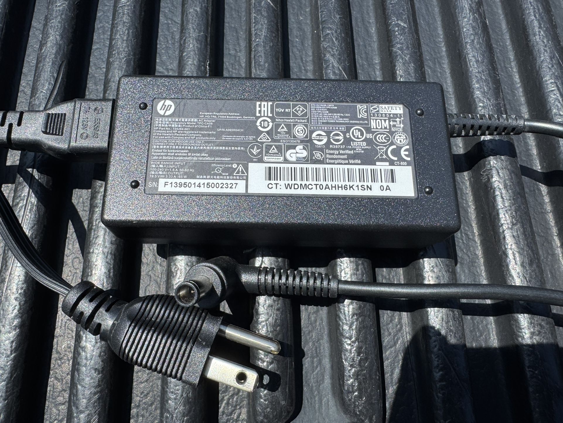 HP Laptop Monitor AC Power Adapter 19.5 V 65 W Power Cord