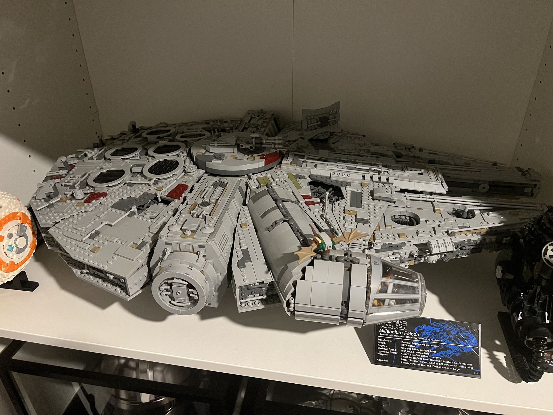 LEGO UCS Star Wars Millennium Falcon #75192