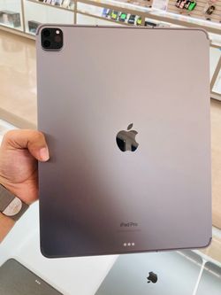 iPad Pro 6th gen 12.9inch 128gb