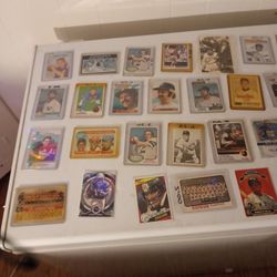Lot Of Baseball Cards And Football Cards 