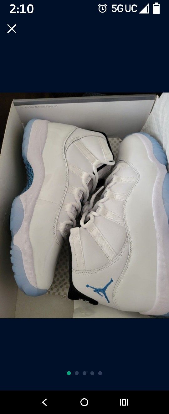 Jordan 11 Legend Blue size 10 & 10.5