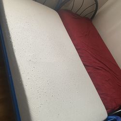 Twin bed + mattress