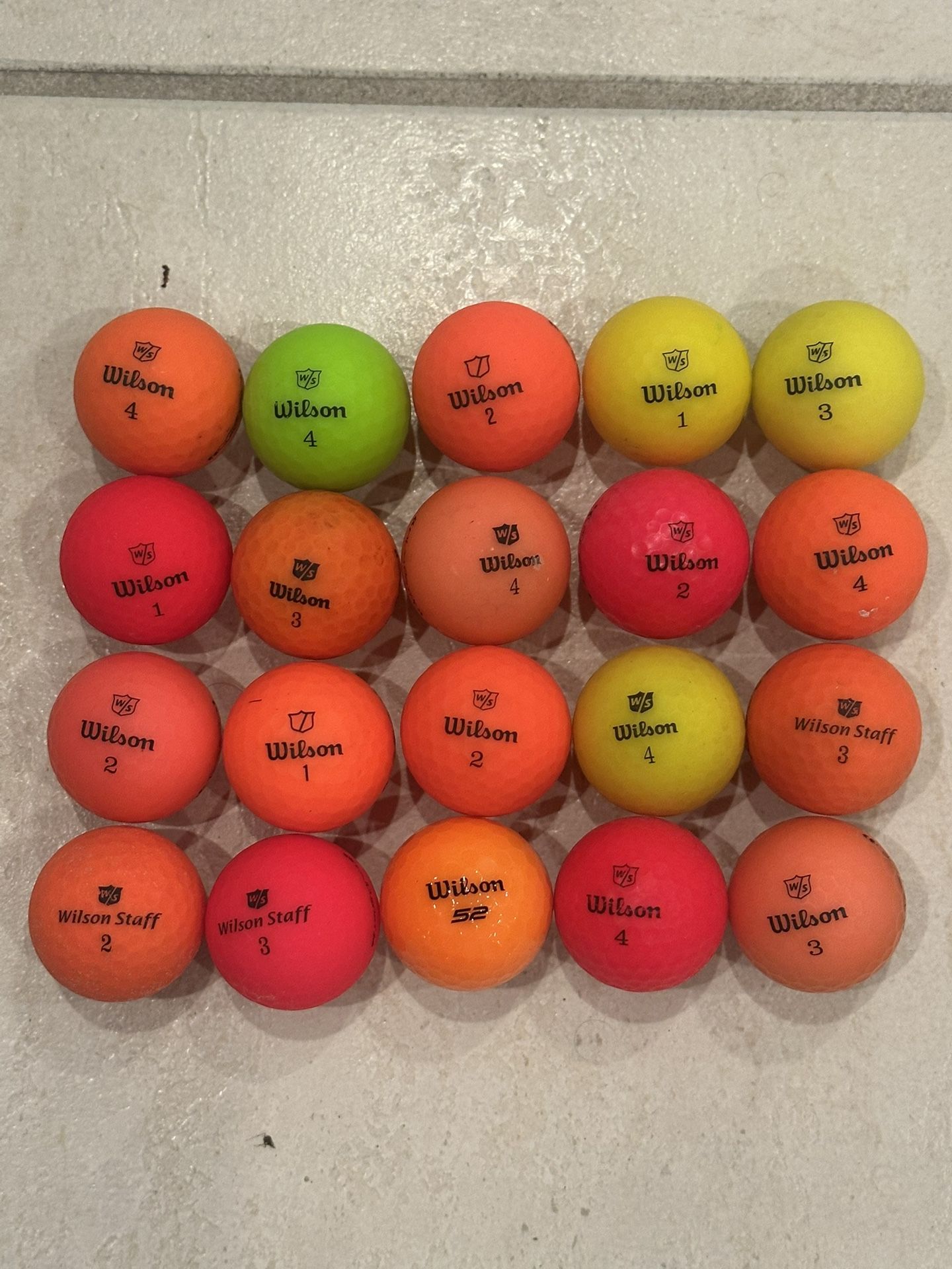 Wilson ā 24 Used Staff Color Golf Balls ā Bright Red & Orange Mix!