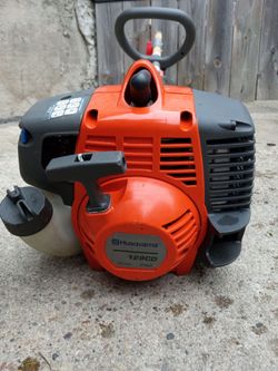 Husqvarna 128CD 17" Inch Curved Shaft Attachment Capable String Trimmer