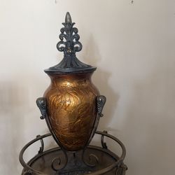 Kirkland glass 🏺 jar