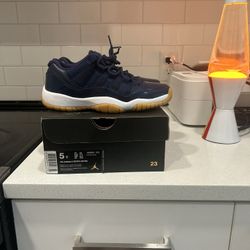 Jordan Retro 11s Low Size 5y