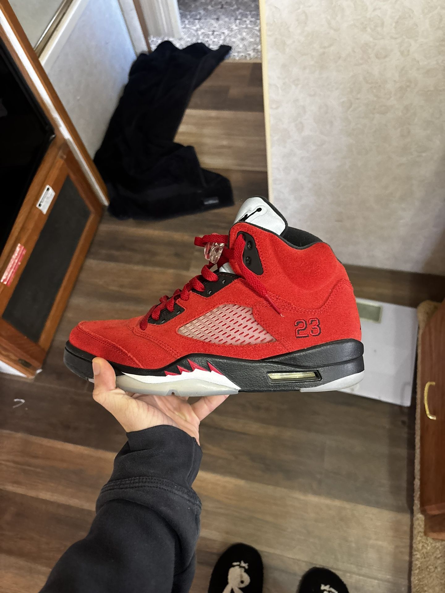 Jordan retro 5 raging bull size 9 used no box (9/10)