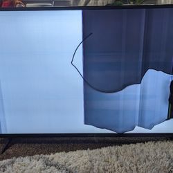 55 Inch Smart  TV .Damaged Screen 