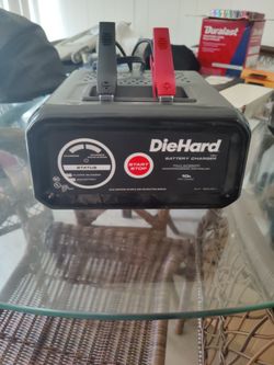 Die hard 12v 10a charger, great condition!!70