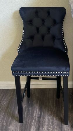 Black velvet high chair new $60