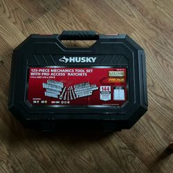 HUSKY 125 Piece  Mechanics Tool Set