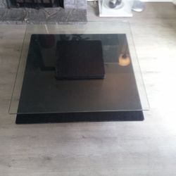 Blk Wood/Glass Coffee Table 