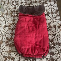 Pet / dog Apparel Jacket Size L. I put Measurements up also. Everett/Broadway/Melvin Avenue pick up area.(ML)
