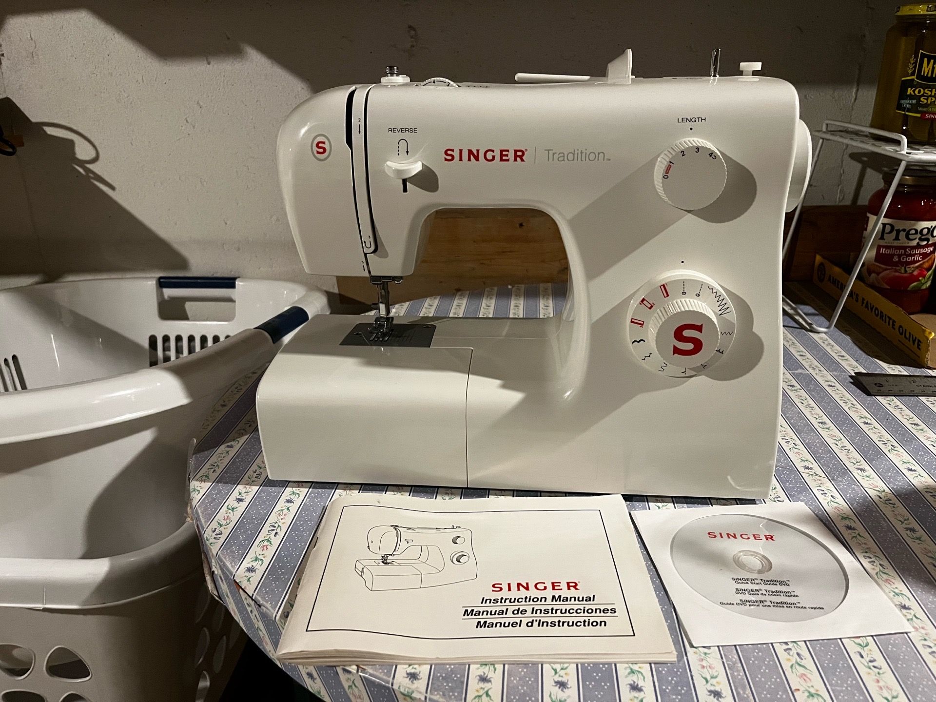 Sewing Machine - Singer Tradition 2250